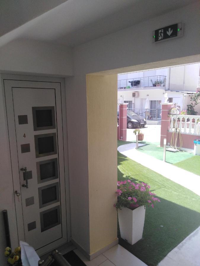 Petros House Aparthotel *